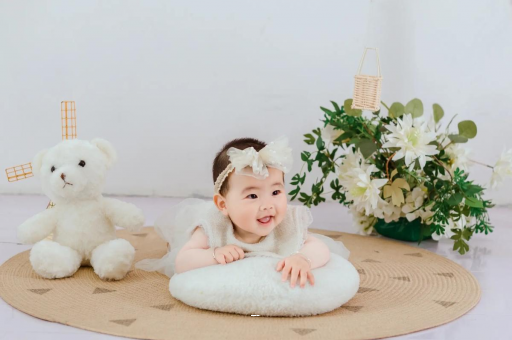 呼伦贝尔四个月宝宝揉眼睛